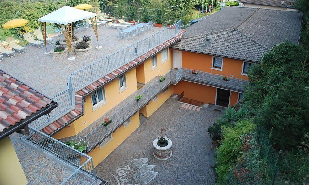 Residence Terry Tremosine Buitenkant foto