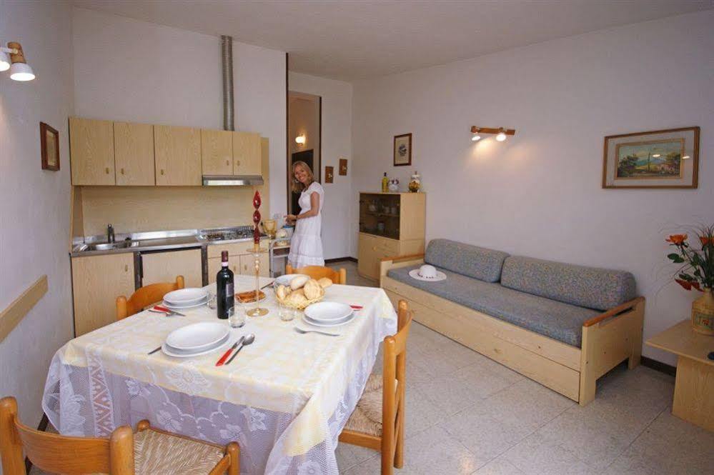 Residence Terry Tremosine Buitenkant foto