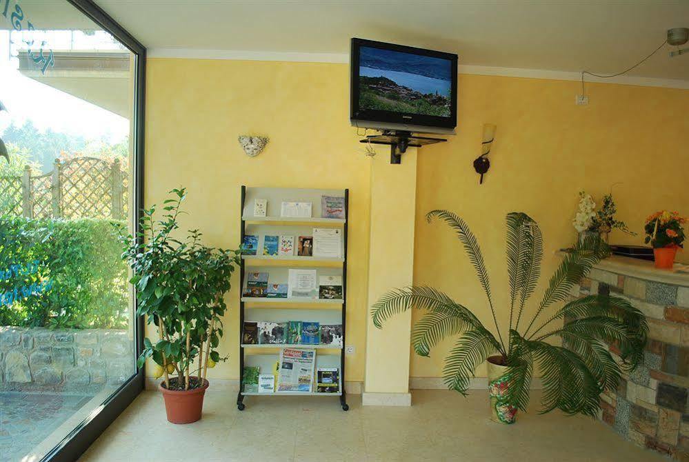 Residence Terry Tremosine Buitenkant foto
